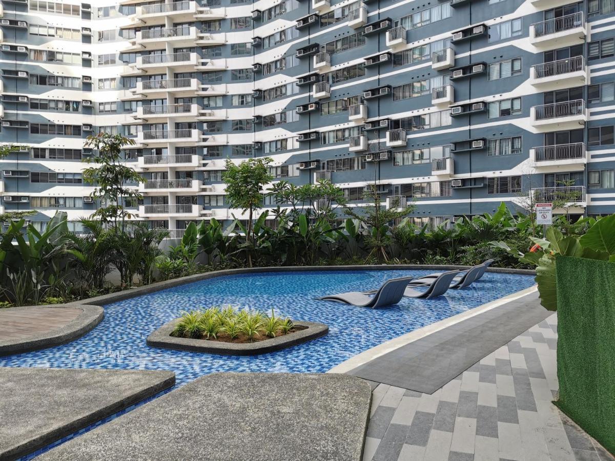 Deluxe Apartments Cozy & Homy In Makati Manila Netflix Exterior foto