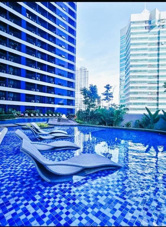 Deluxe Apartments Cozy & Homy In Makati Manila Netflix Exterior foto